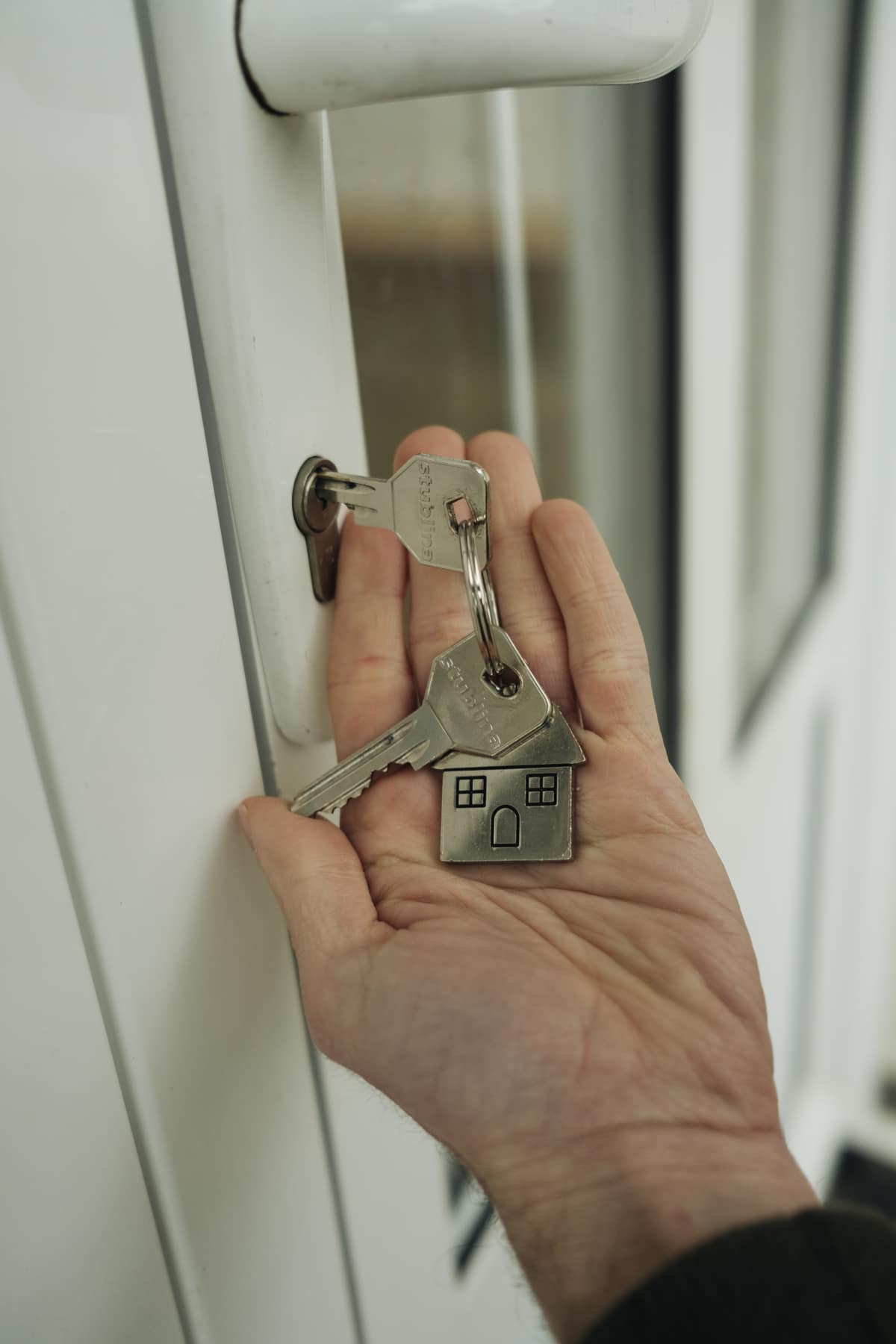Las llaves de una casa en la mano: comprar casa con ITIN sí se puede